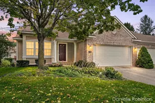 54 Aspen Ln NE, Grand Rapids, MI 49546 - Photo 1