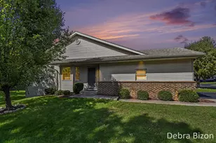 1011 Country Gardens NW, Grand Rapids, MI 49534 - Photo 1