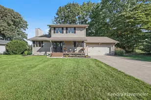 6785 Gran Via Dr NE, Rockford, MI 49341 - Photo 1