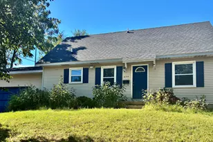 634 Washington Ave, Holland, MI 49423 - Photo 1