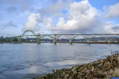 1005 SE Bay Bl, Newport, OR 97365 - Photo 34
