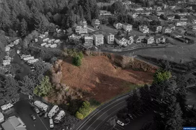 1005 SE Bay Bl, Newport, OR 97365 - Photo 2