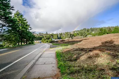 1005 SE Bay Bl, Newport, OR 97365 - Photo 16