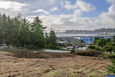 1005 SE Bay Bl, Newport, OR 97365 - Photo 24