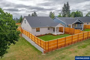 1279 SW 11th Ave, Dallas, OR 97338 - Photo 4