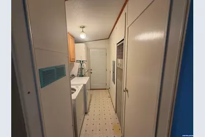 252 NW 20th St, Newport, OR 97365 - Photo 6