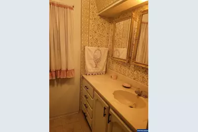 356 White Oak Dr, Cave Junction, OR 97523 - Photo 14