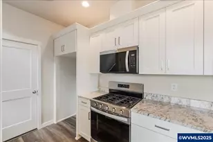 373 SE Kitzmiller Dr, Dallas, OR 97338 - Photo 4