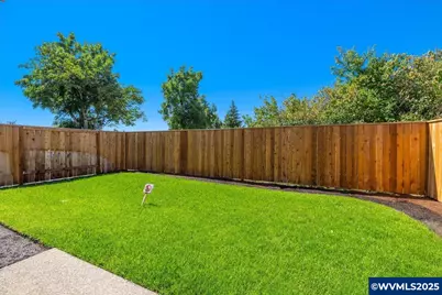 413 SE Shetterly Dr, Dallas, OR 97338 - Photo 18