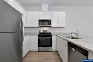 1255 Parkside Ave, Woodburn, OR 97071 - Photo 6