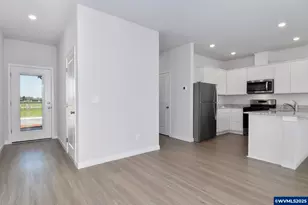 1255 Parkside Ave, Woodburn, OR 97071 - Photo 4