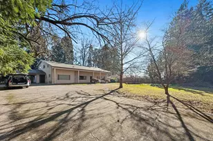 220 37th Ave NE, Salem, OR 97301 - Photo 2