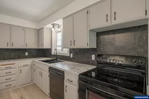 615 5th Ave, Sweet Home, OR 97386 - Photo 6