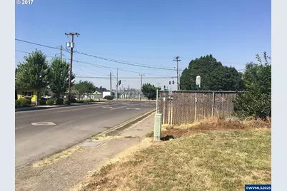 3835 River Rd, Eugene, OR 97404 - Photo 2