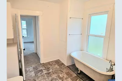 365 Bryan St, Woodburn, OR 97071 - Photo 30