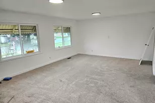 365 Bryan St, Woodburn, OR 97071 - Photo 12