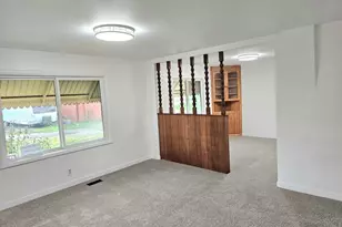 365 Bryan St, Woodburn, OR 97071 - Photo 14