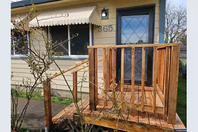 365 Bryan St, Woodburn, OR 97071 - Photo 6