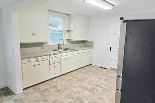 365 Bryan St, Woodburn, OR 97071 - Photo 14