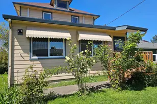365 Bryan St, Woodburn, OR 97071 - Photo 2