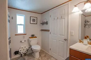 530 Brooks St, Lebanon, OR 97355 - Photo 16
