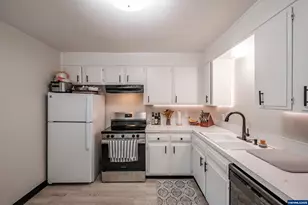 297 Main St W, Monmouth, OR 97361 - Photo 12