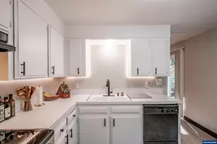 297 Main St W, Monmouth, OR 97361 - Photo 14