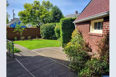 316 NW 32nd St, Corvallis, OR 97330 - Photo 36