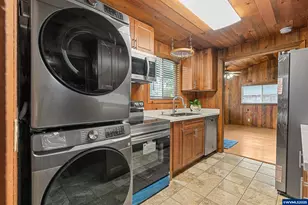 691 SE Jetty Ave, Lincoln City, OR 97367 - Photo 12