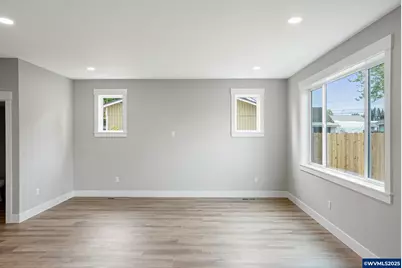 1503 N 2nd St, Silverton, OR 97381 - Photo 12