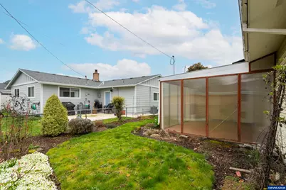 1383 Thompson Rd, Woodburn, OR 97071 - Photo 8