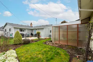 1383 Thompson Rd, Woodburn, OR 97071 - Photo 8