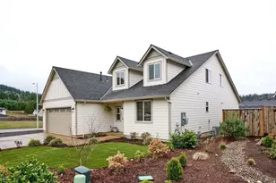 833 Hawk Dr, Silverton, OR 97381 - Photo 2