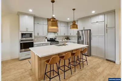 833 Hawk Dr, Silverton, OR 97381 - Photo 8