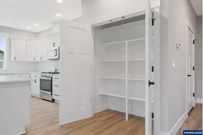 195 Iowa St, Silverton, OR 97381 - Photo 32