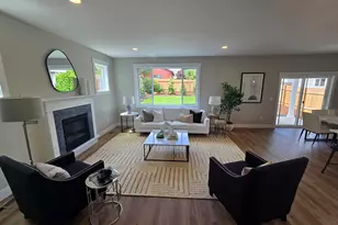 195 Iowa St, Silverton, OR 97381 - Photo 2