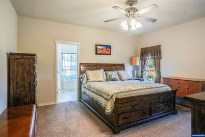 1231 SW 3rd Av, Mill City, OR 97360 - Photo 24