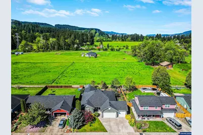 1231 SW 3rd Av, Mill City, OR 97360 - Photo 4