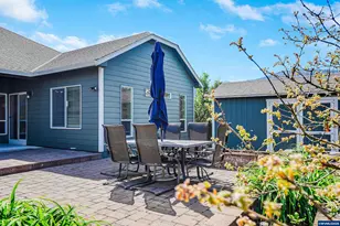 1231 SW 3rd Ave, Mill City, OR 97360 - Photo 40