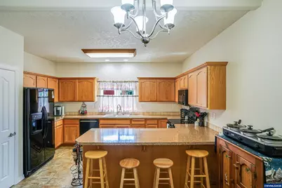 1231 SW 3rd Av, Mill City, OR 97360 - Photo 14