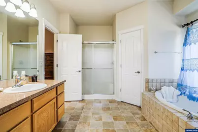 1231 SW 3rd Av, Mill City, OR 97360 - Photo 28