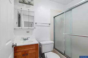 1579 Garfield Pl, Eugene, OR 97402 - Photo 10