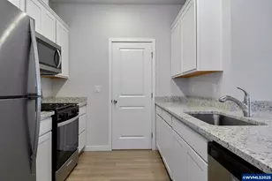 1251 Parkside Ave, Woodburn, OR 97071 - Photo 6