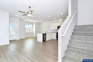 1233 Parkside Ave, Woodburn, OR 97071 - Photo 6