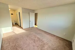 950 Evergreen Rd, Woodburn, OR 97071 - Photo 8