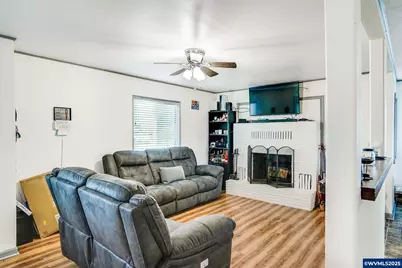 1500 George St, Woodburn, OR 97071 - Photo 8