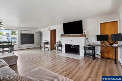 360 E Elwood St, Stayton, OR 97383 - Photo 8