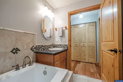 29109 Brownsville Rd, Brownsville, OR 97327 - Photo 32