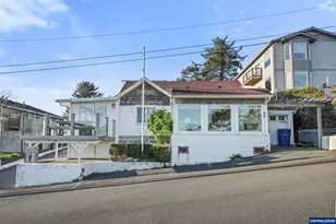25 Clarke St, Depoe Bay, OR 97341 - Photo 2