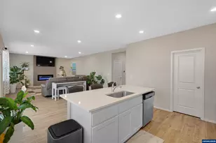 4829 Surveyor Ave NE, Salem, OR 97305 - Photo 12